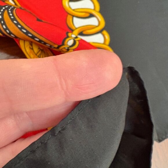 Stunning Vintage 80s Status Print Designer Inspired Silk Scarf - Picture 5 of 7